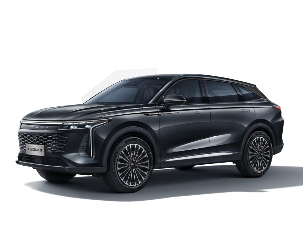Omoda-9-PHEV-1024x839 Żaden SUV nie wzbudził takiej sensacji, jak hybrydowa Omoda 9