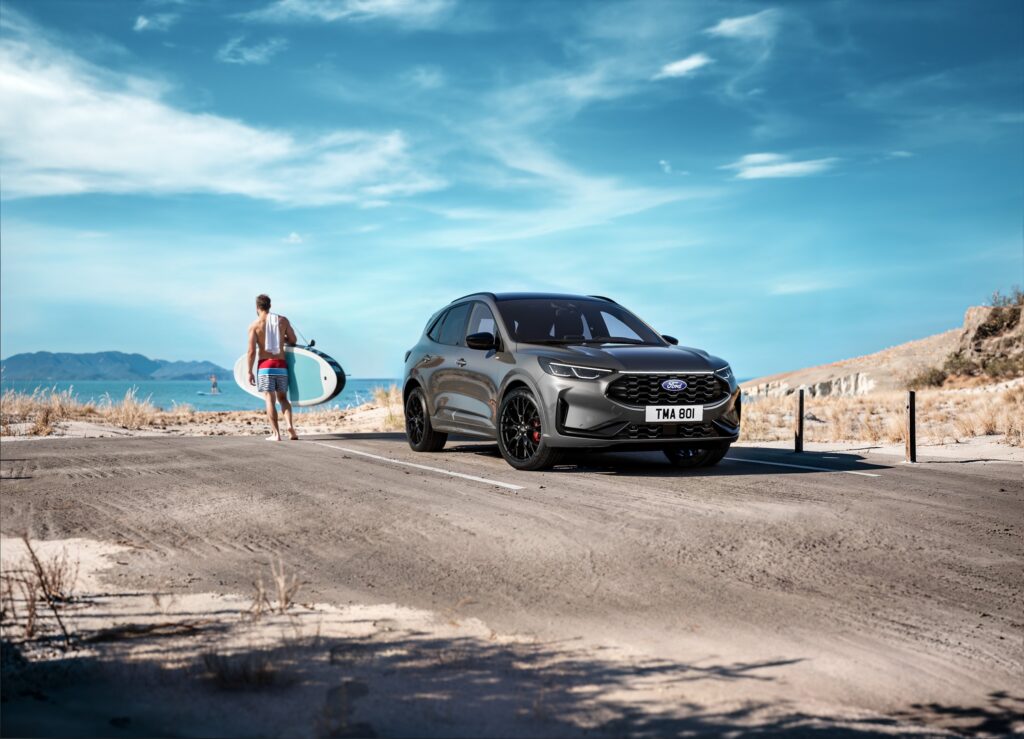2025_FORD_KUGA_BLACK_PACKAGE_01-1024x739 To jest SUV, którego powinieneś kupić. Dostaniesz jakość, technologie i doskonały, sportowy wygląd