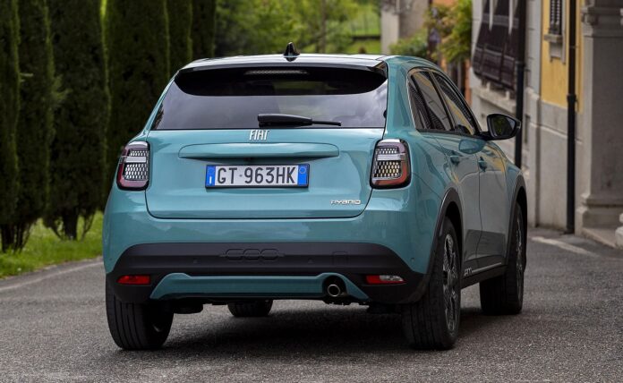 Fiat 600 Hybrid tył