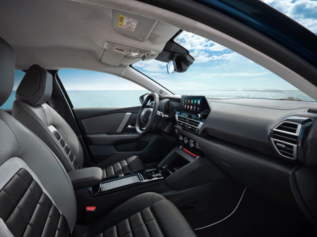 Wnętrze Citroen C4. Foto: materiały prasowe producenta
