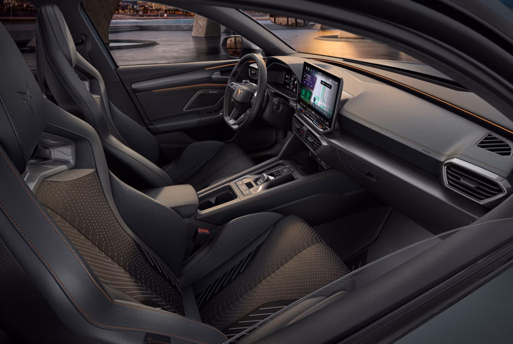 Wnętrze Cupra Leon. Foto: materiały prasowe producenta