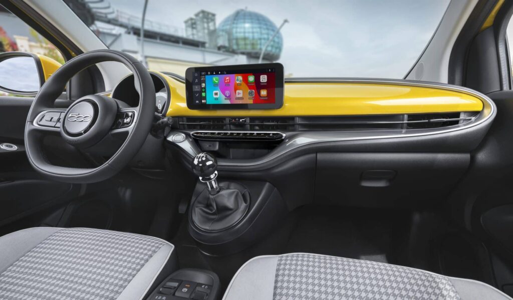 Fiat-500-Hybrid-Turyn-2-1024x600 Fiat 500 Hybrid Torino 2025 – mały samochód, wielkie możliwości i niska cena