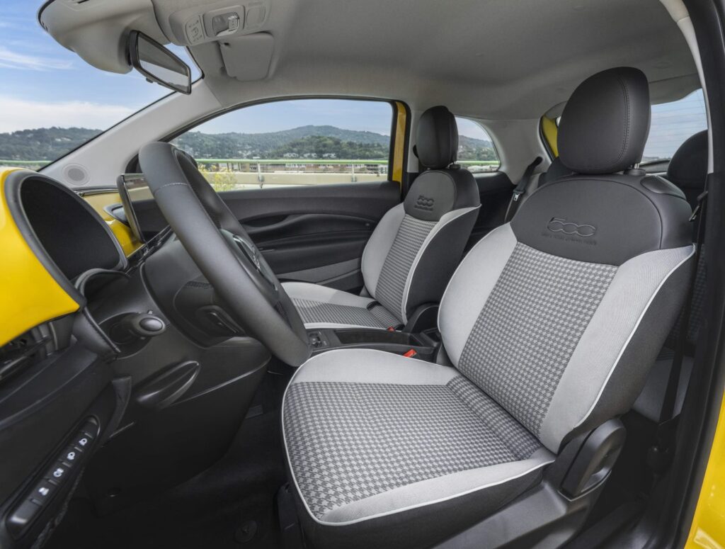 Fiat-500-Hybrid-Turyn-3-1024x775 Fiat 500 Hybrid Torino 2025 – mały samochód, wielkie możliwości i niska cena