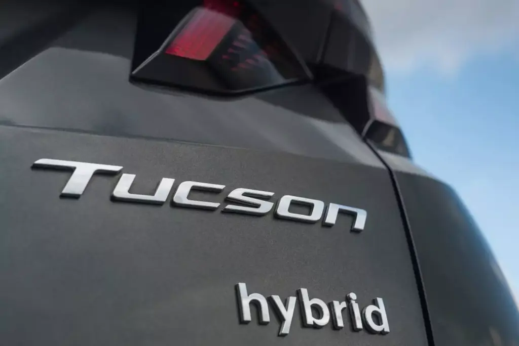 Logo Hyundai Tucson Hybrid SUV