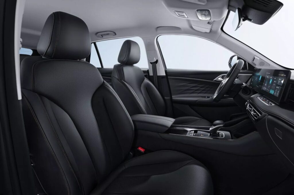 Wnętrze MG HS 2026 Hybrid +. Foto: materiały prasowe producenta