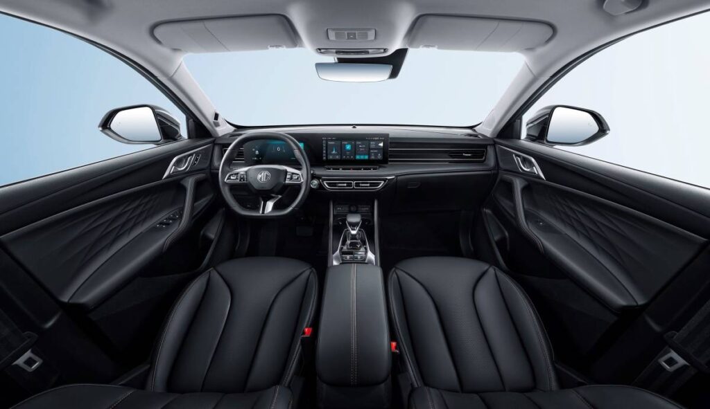 MG-HS-Hybrid-4-1024x591 Toyota ma się czego obawiać – MG HS Hybrid+ bije RAV4 ceną, technologią i komfortem