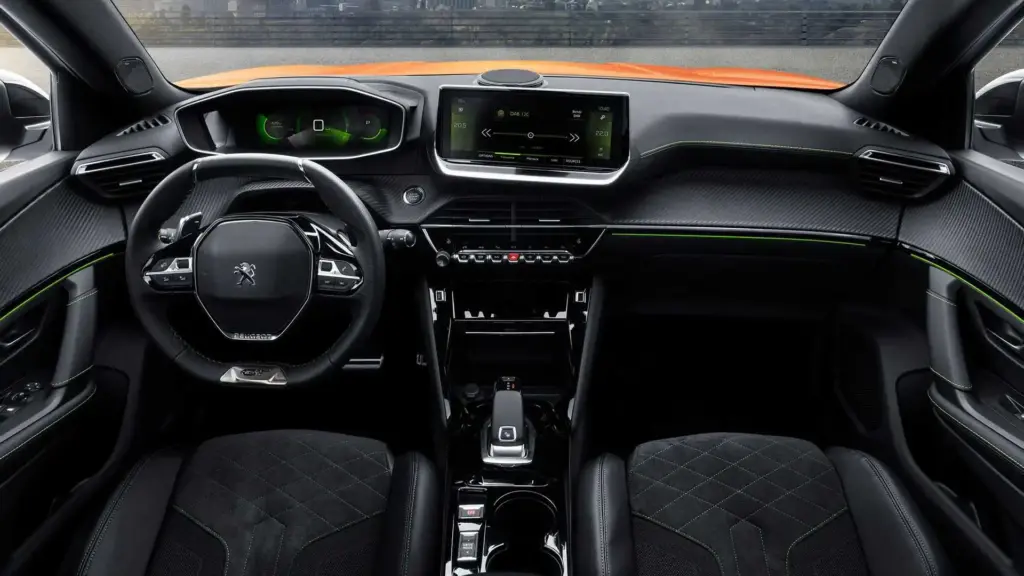 Kokpit Peugeot 2008. Foto: materiały prasowe producenta