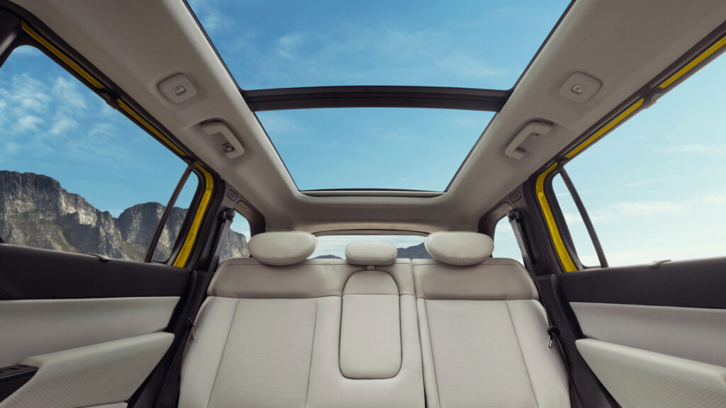 Tata Sierra 3 Wnętrze Tata Sierra. Foto: materiały prasowe producenta