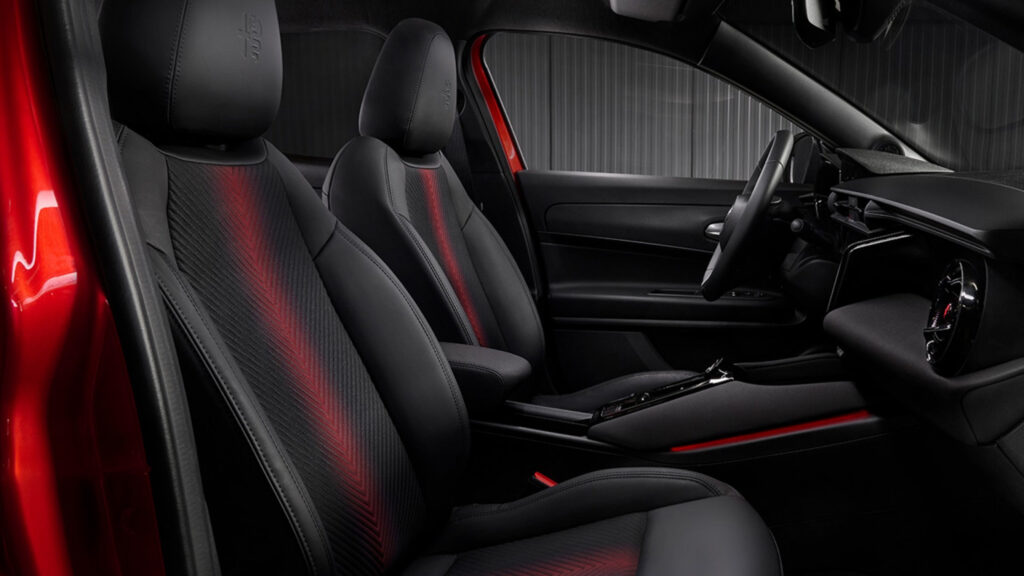 Wnętrze Alfa Romeo Junior. Foto: materiały prasowe producenta
