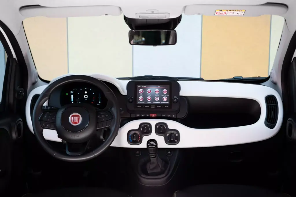 Fiat Pandina 5 Kokpit Fiat Pandina 2026. Foto: materiały prasowe producenta
