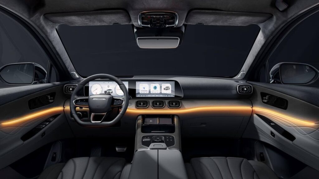 Kokpit Jaecoo 8 PHEV. Foto: materiały prasowe producenta