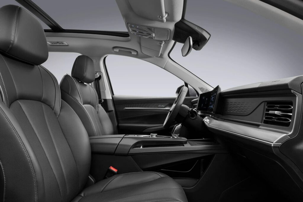 MG QS 1 Wnętrze MG QS Australia. W Europie będzie nosił nazwę MG S9 PHEV 2026. Foto: materiały prasowe producenta