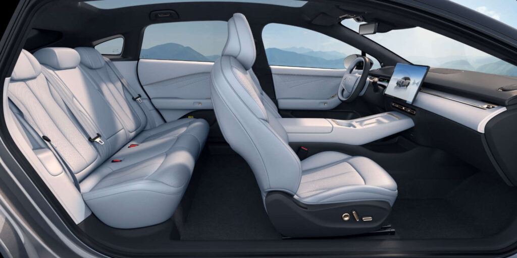 Wnętrze Xpeng P7+ 2026. Foto: materiały prasowe producenta