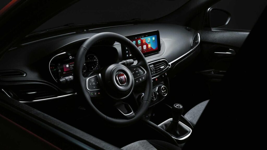Kokpit Fiat Tipo Cross 2026. Foto: materiały prasowe producenta
