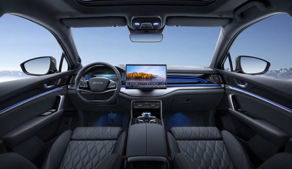 Kokpit BYD Tang L 2026. Foto: materiały prasowe producenta