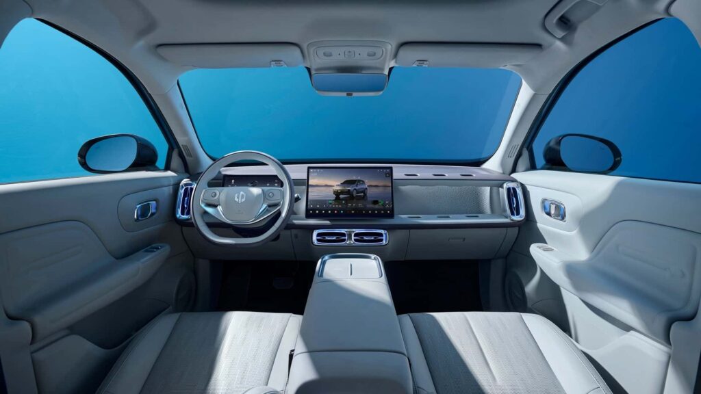 Wnętrze Leapmotor B10 REEV. Foto: materiały prasowe producenta