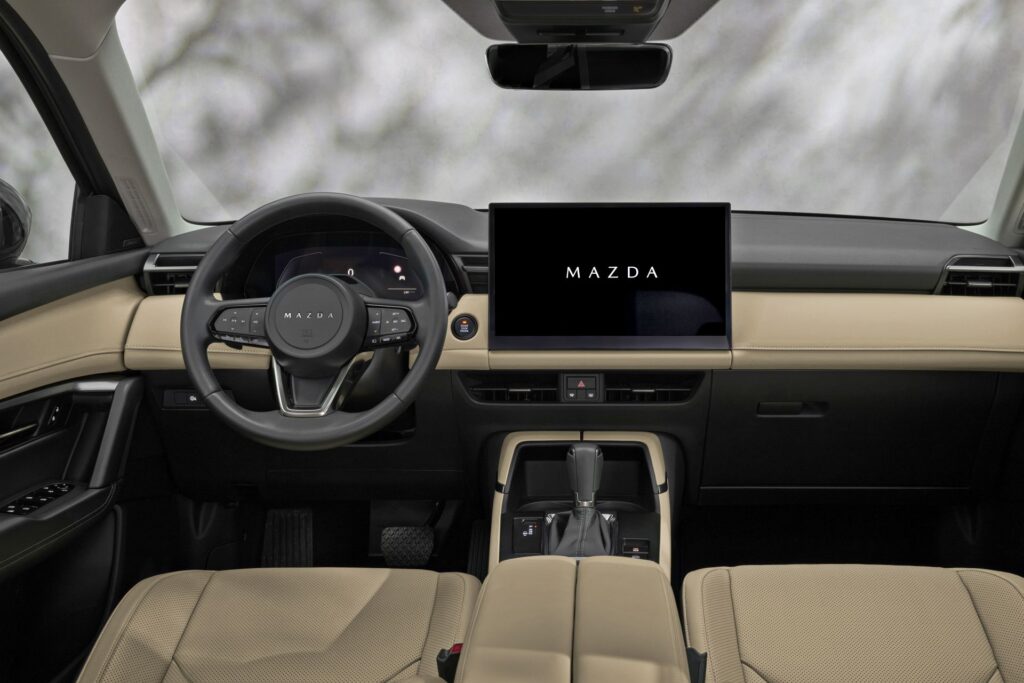 Kokpit Mazda CX-5. Foto: materiały prasowe producenta
