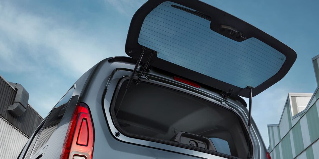 Klapa bagażnika Fiat Qubo L 2026. Foto: materiały prasowe producenta