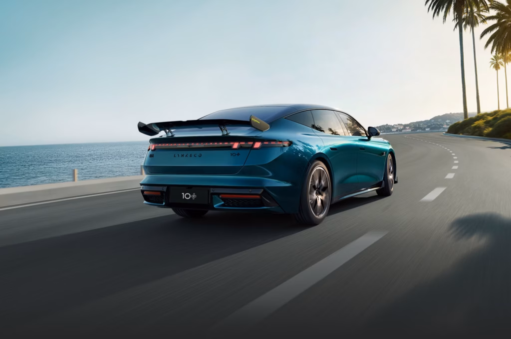 Lynk & Co 10+ widok z prawego tylnego narożnika. Foto: materiały prasowe producenta
