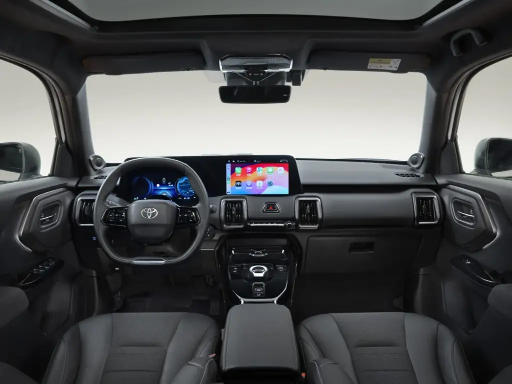Kokpit Toyota Urban Cruiser. Foto: materiały prasowe producenta