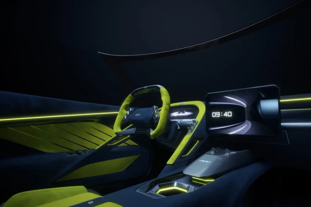Futurystyczne wnętrze Fang Cheng Bao Formula X z kierownicą wyścigową i ekranami cyfrowymi.