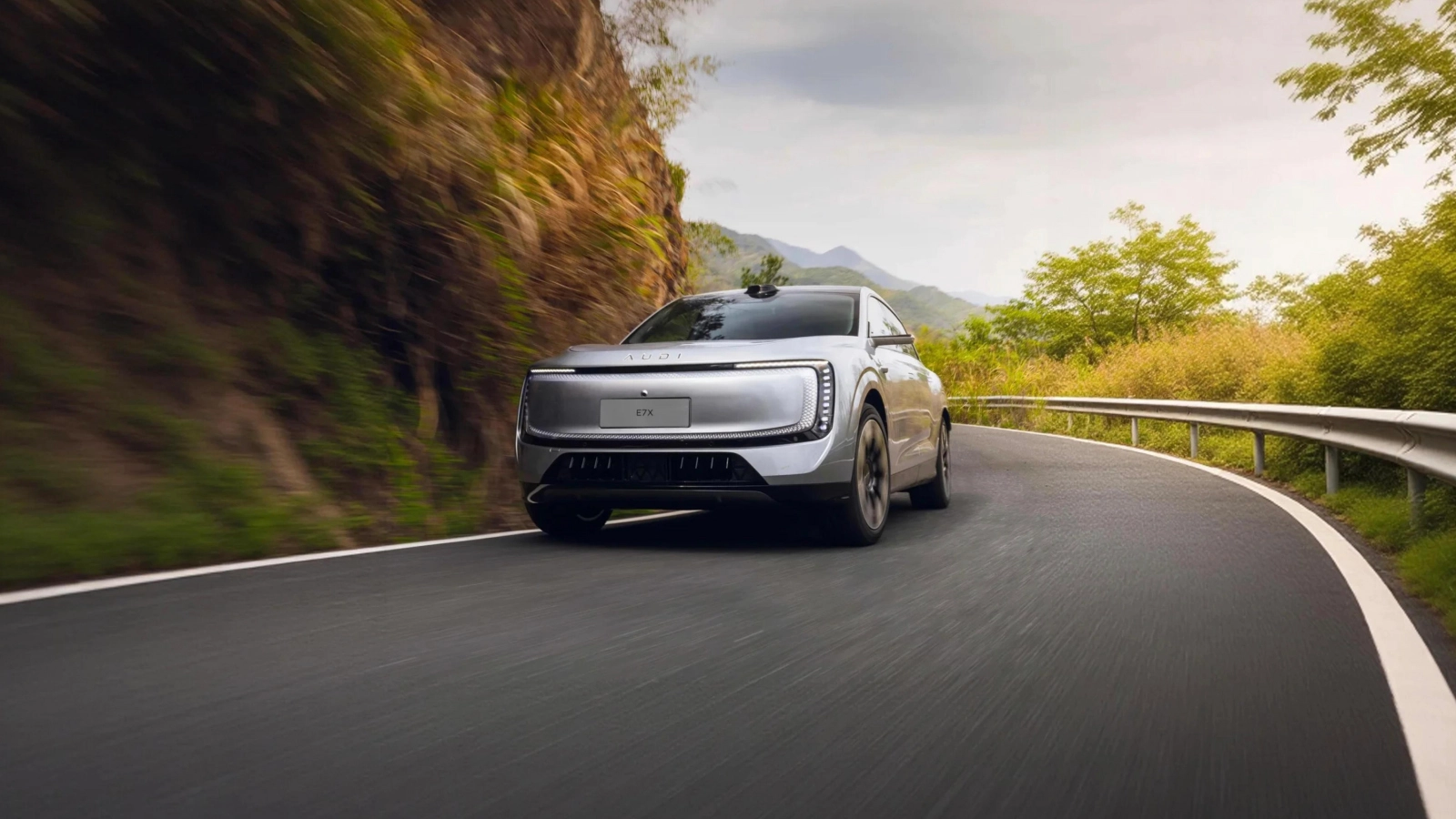 AUDI E7X 2026 na drodze z wizualizacją systemów asystujących i technologii LiDAR