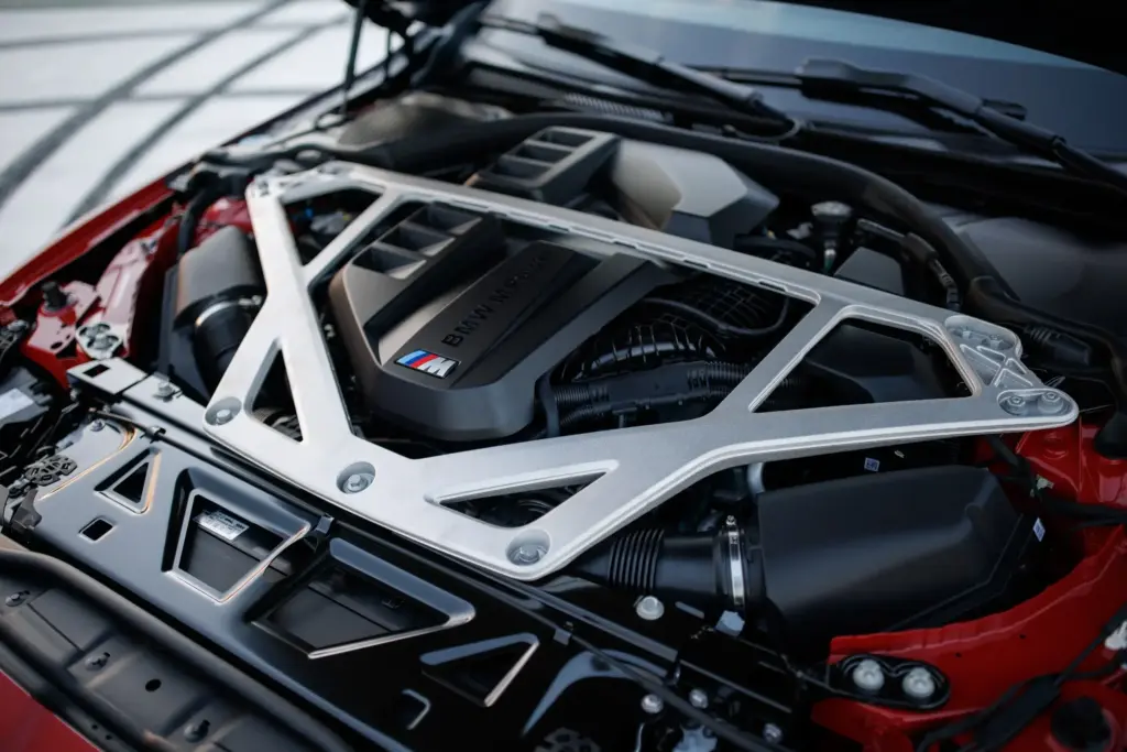 Silnik BMW M3 CS Handschalter R6 M TwinPower Turbo o mocy 479 KM