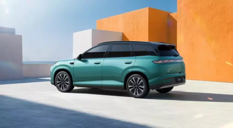 BYD Atto 3 trzeciej generacji jako elektryczny SUV z większym nadwoziem i nową stylistyką