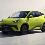 BYD Dolphin Surf 2026 w zielonym kolorze, miejski samochód elektryczny dostępny w Polsce