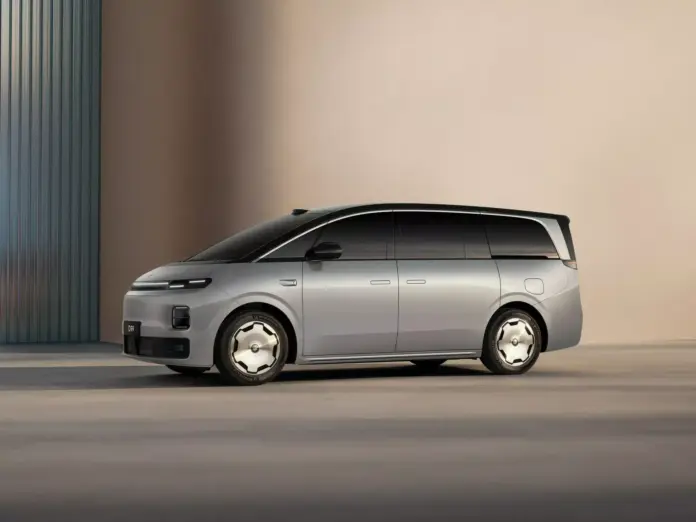 Leapmotor D99 jako duży rodzinny van z Chin i alternatywa dla SUV-a
