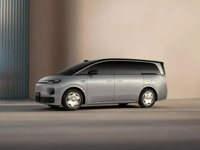 Leapmotor D99 jako duży rodzinny van z Chin i alternatywa dla SUV-a