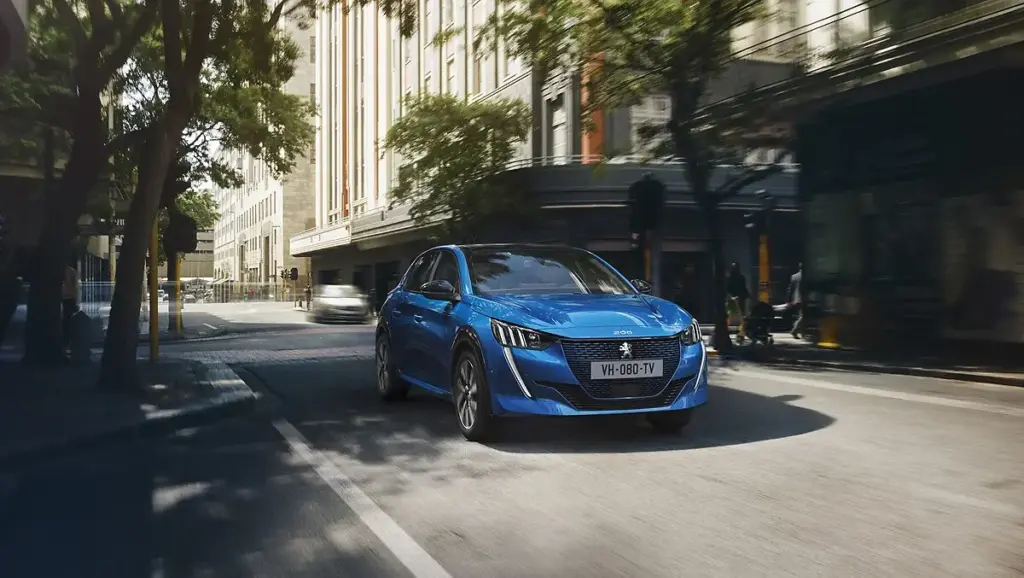 Peugeot 208 objęty akcją serwisową Stellantis z powodu zbyt cichego klaksonu