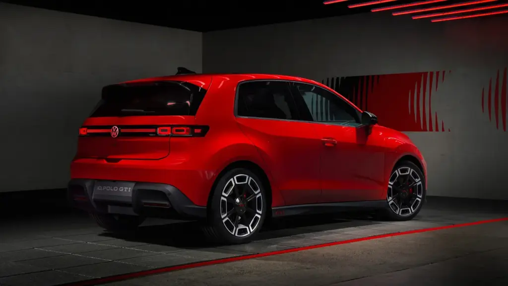 Volkswagen ID. Polo GTI 2026 tył auta z LED-owymi światłami i oznaczeniem GTI