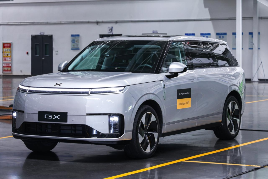 XPENG GX Robotaxi jako autonomiczny pojazd L4 bez LiDAR-u