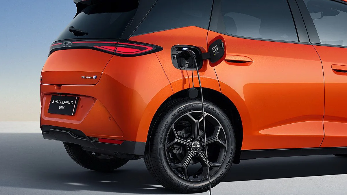 BYD Dolphin G DM-i podczas ładowania jako hybryda plug-in