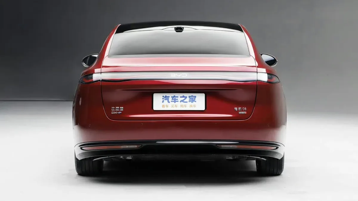BYD Seal 08 2026 – tył nadwozia i linia świateł