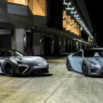 Lexus LFA Concept i Toyota GR GT stojące obok siebie na torze