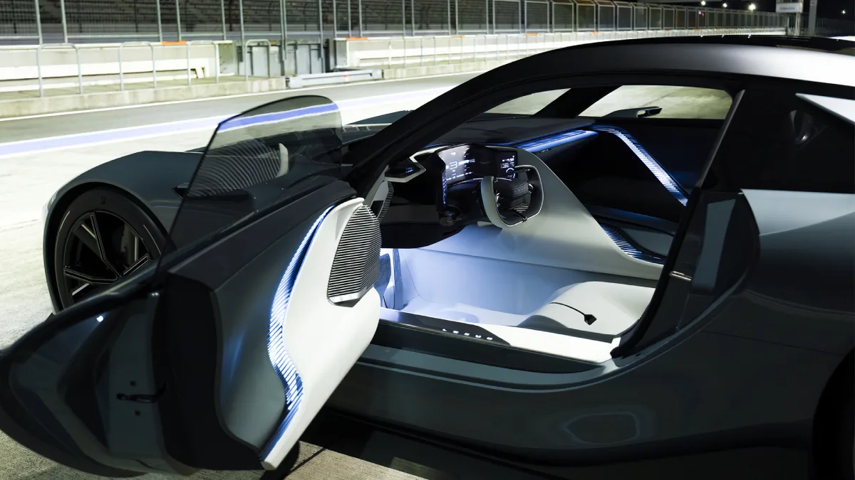 Wnętrze Lexusa LFA Concept z otwartymi drzwiami