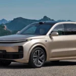 Li Auto L8 2026 z przodu i z boku na tle gór