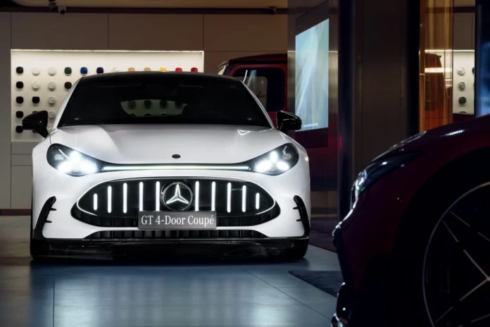 Mercedes-AMG GT 4-Door Coupé zaprezentowany podczas premiery w Warszawie. Mercedes-Benz Warszawa.