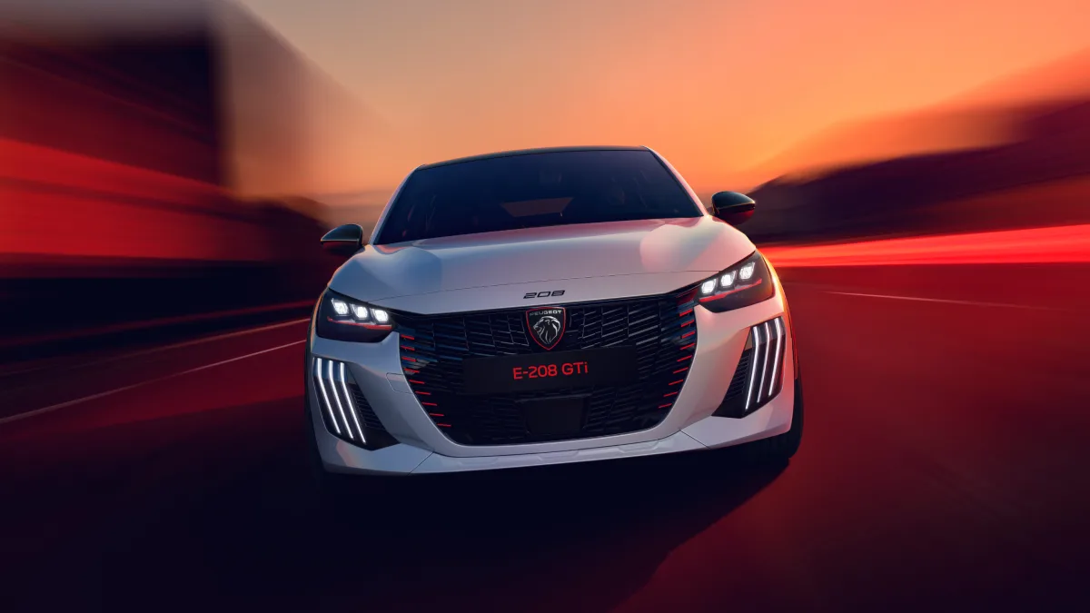 Przód Peugeot E-208 GTi 2026 z czerwonymi akcentami GTi