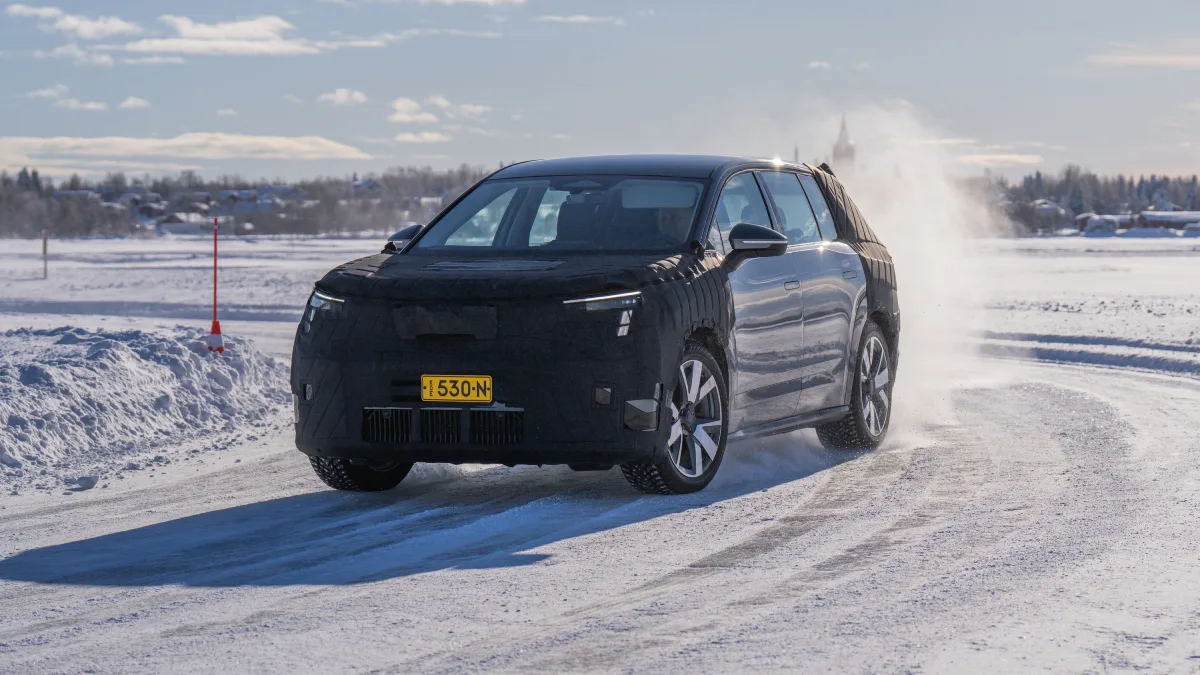 Prototyp Škody Peaq podczas testów zimowych w ekstremalnie niskiej temperaturze