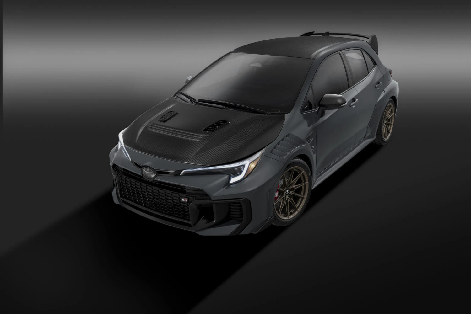 Toyota GRMN Corolla 2026 z karbonową maską i wlotami powietrza