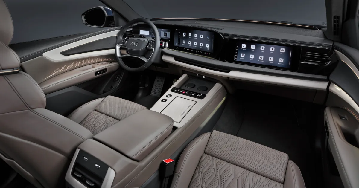 Kokpit Audi Q9 z trzema ekranami MMI