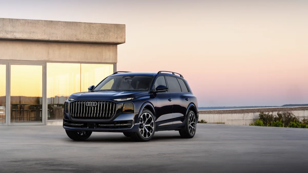 Audi Q9 widziane z przodu i z boku