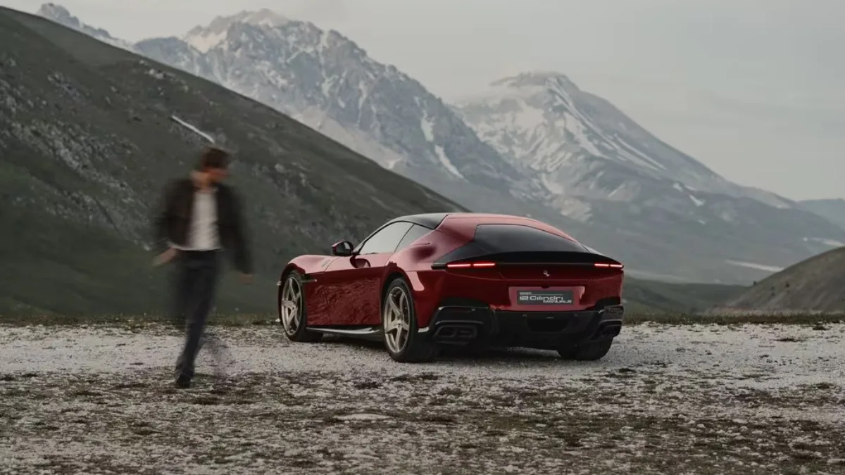 Czerwone Ferrari 12Cilindri Manuale pokazane od tyłu na tle gór