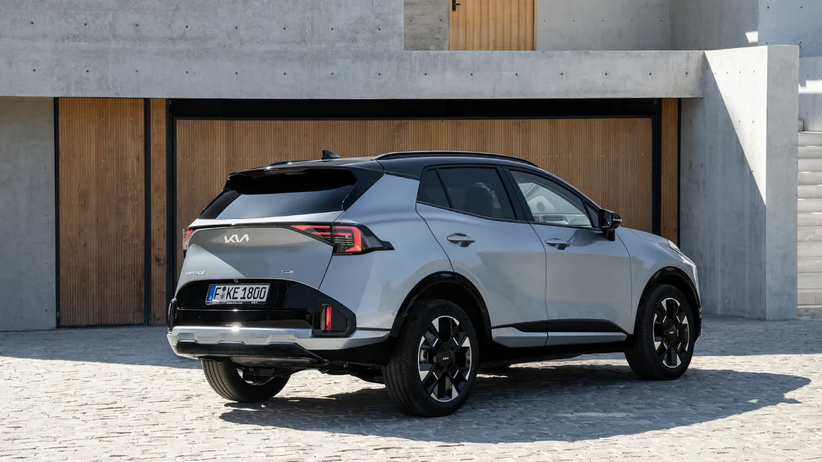 Tył Kii Sportage GT-Line w kolorze Lunar Silver