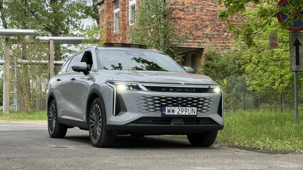Omoda 9 Super Hybrid Exclusive podczas testu na polskich drogach