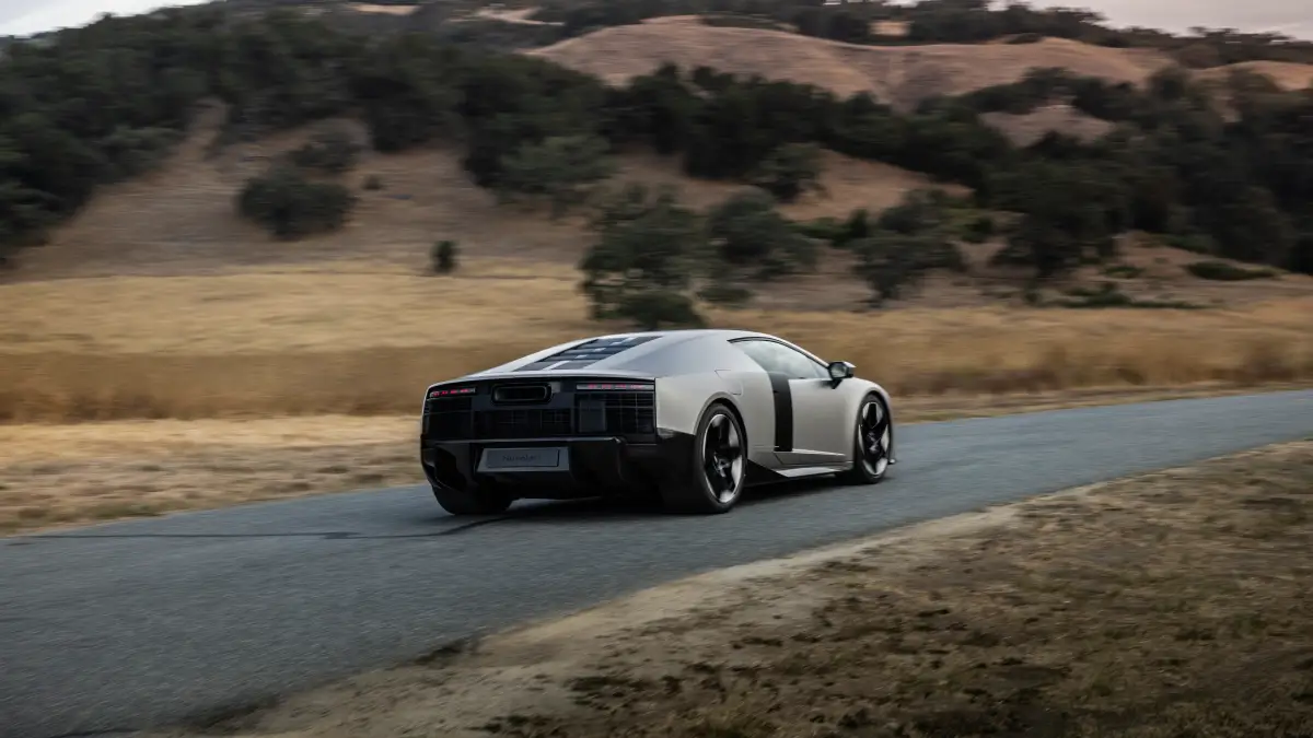 Audi Nuvolari podczas jazdy po drogach Kalifornii