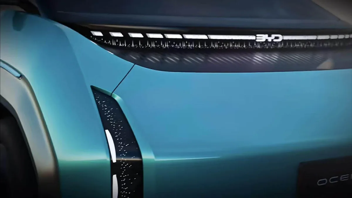 BYD Ocean V Concept przedni pas świetlny i detal oświetlenia. BYD Ocean MPV